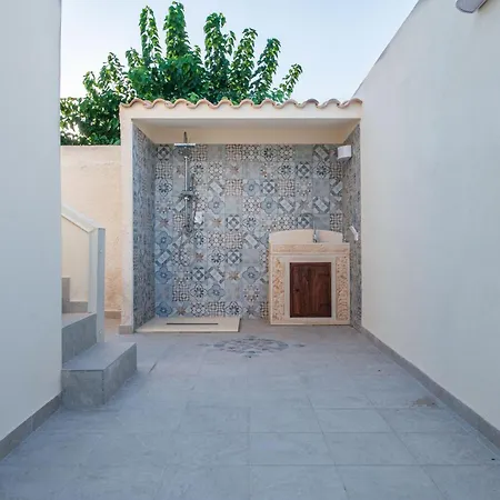 Mediterranea فيلة *